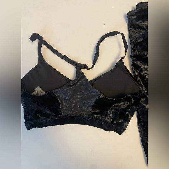Good American Workout Set Black Crushed Velvet - Picture 3 of 5